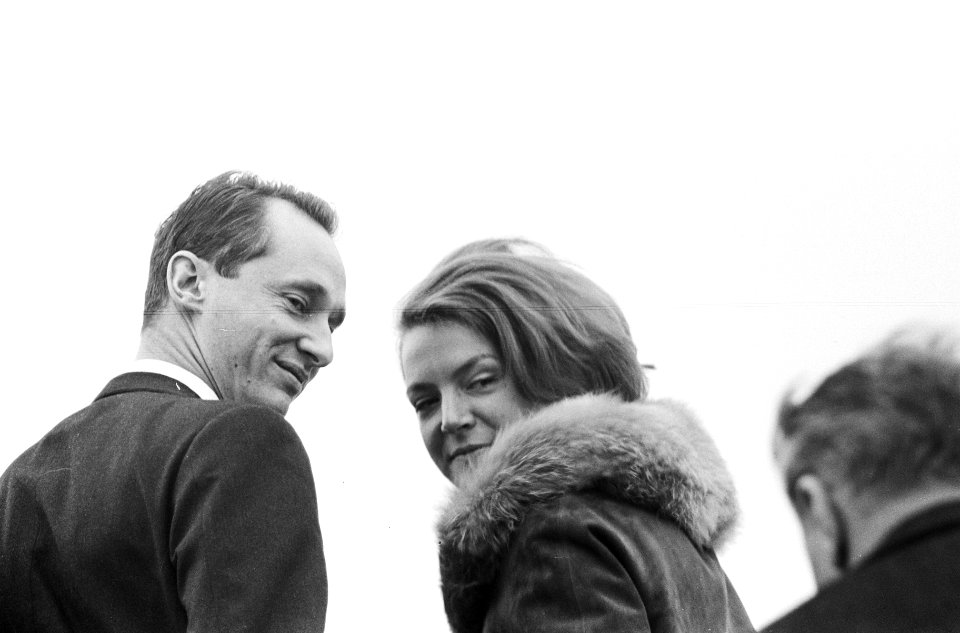 Prinses Irene en Prins Charles vanaf Schiphol naar Madrid vertrokken, op vliegtu, Bestanddeelnr 917-1258
