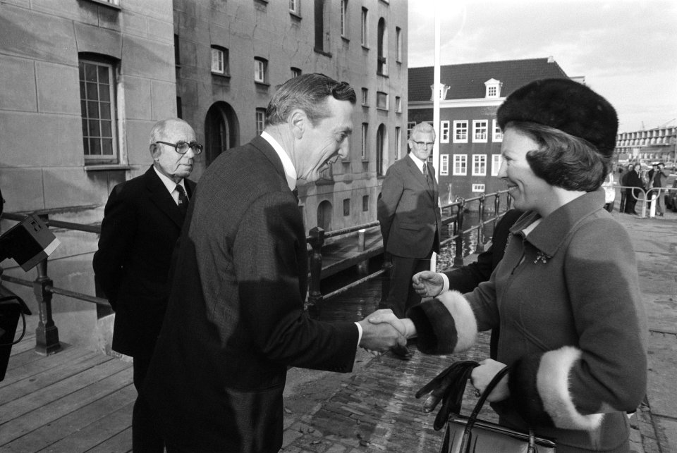 Prinses Beatrix opent tentoonstelling Ontmoeting met het Reddingswezen in Sche, Bestanddeelnr 927-5552