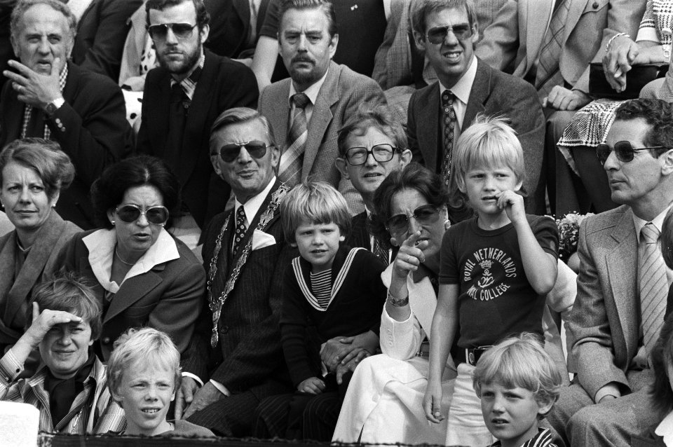 Prinses Margriet, Pieter van Vollenhoven en de zonen Floris (l), Pieter- Christi, Bestanddeelnr 930-4305