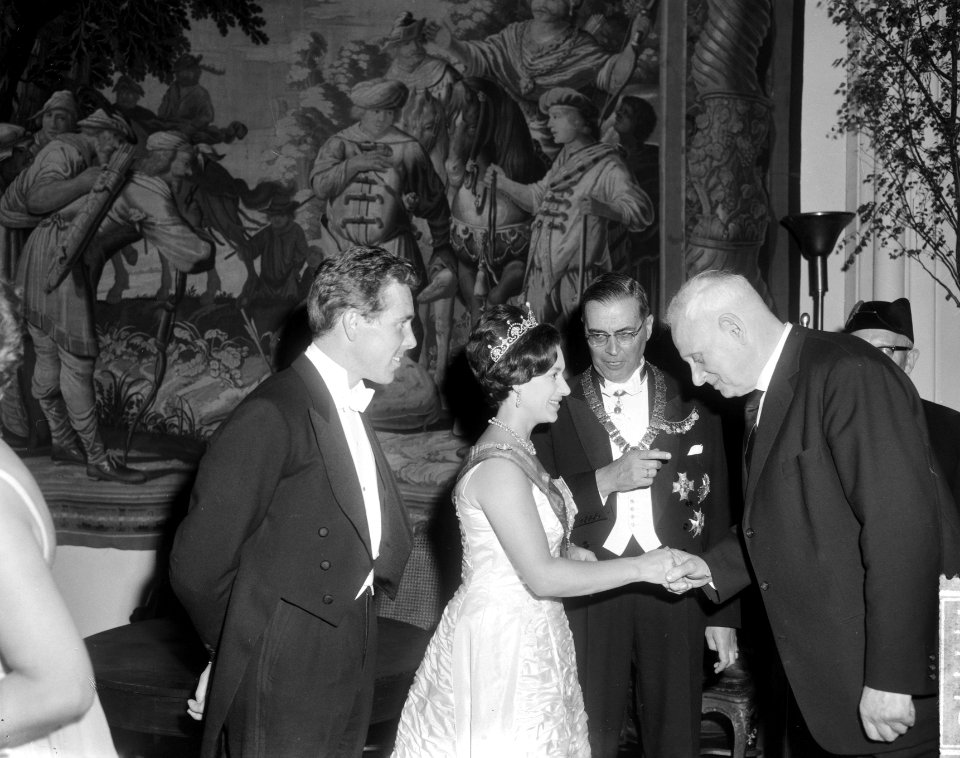 Prinses Margaret en Lord Snowdon door Amsterdams gemeentebestuur in Rijksmuseum , Bestanddeelnr 917-7748