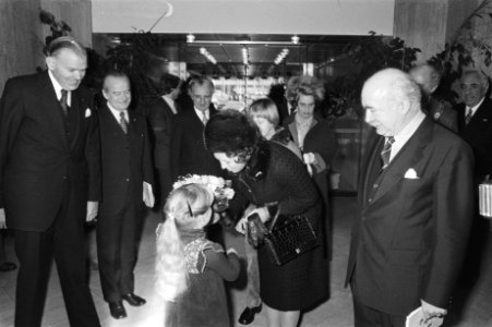 Prinses Beatrix opent tentoonstelling Spel en Speelgoed uit de Gehele Wereld i, Bestanddeelnr 930-1042