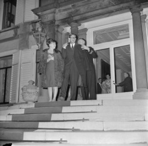 Prinses Margriet en Pieter van Vollenhoven op bordes, Paleis defile afgenomen, P, Bestanddeelnr 917-5234