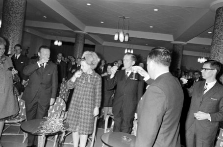 Prinses Margriet aan boord van het opleidingsschip de Ms. Prinses Margriet, Bestanddeelnr 919-8166