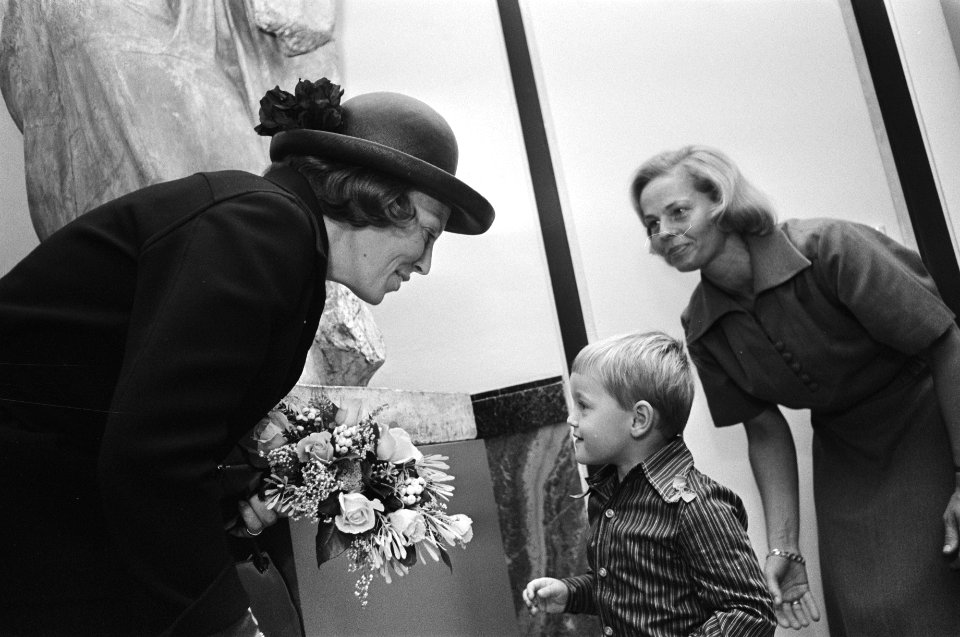 Prinses Beatrix opent nieuw gebouw Allard Pierson Museum te Amsterdam, Bestanddeelnr 928-8165