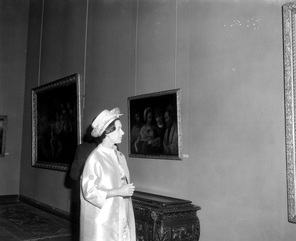 Prinses Margaret bracht bezoek aan Rijksmuseum te Amsterda. Zij bezocht o.a. het, Bestanddeelnr 917-7754