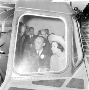 Prinses Margaret , Lord Snowdon en Prins Bernhard in de Hoovercraft, Prins Bernh, Bestanddeelnr 917-7819