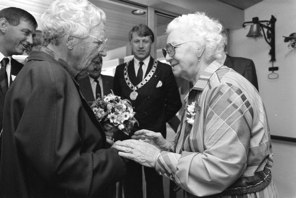Prinses Juliana opent dagopvang visueel gehandicapten in Zeist, Bestanddeelnr 934-3128