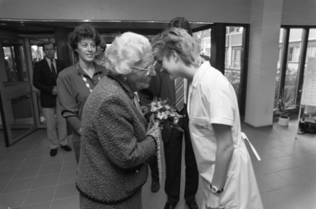 Prinses Juliana opent Boven IJ Ziekenhuis, Bestanddeelnr 934-0856