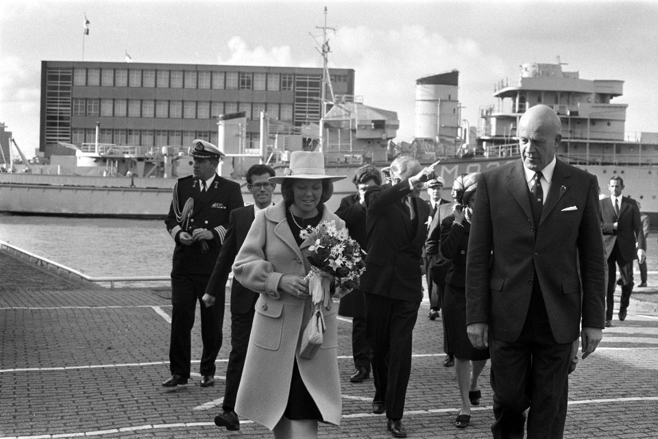 Prinses Beatrix opent Nederlands Historisch Scheepsvaartmuseum in s-lands Zeemag, Bestanddeelnr 926-3450
