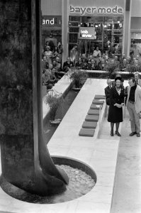 Prinses Beatrix opent Hoog Catharijne in Utrecht, tijdens de opening, Bestanddeelnr 926-7021 photo