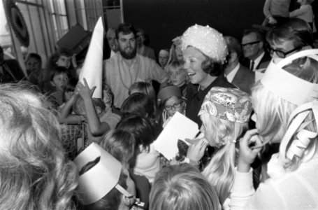 Prinses Beatrix woont 40-jarig bestaan van Nederlandse Speeltuin Organisatie bij, Bestanddeelnr 925-0010