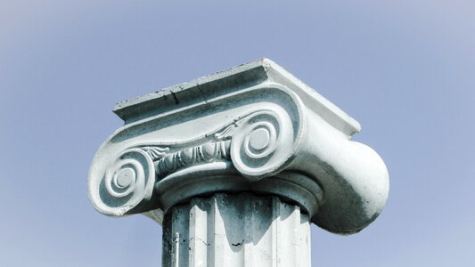 Column ionic elegance