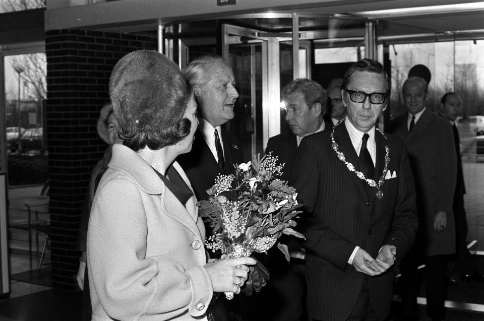 Prinses Beatrix woont viering bij 75-jarig bestaan van de KNAC in de RAI, Bestanddeelnr 926-2144
