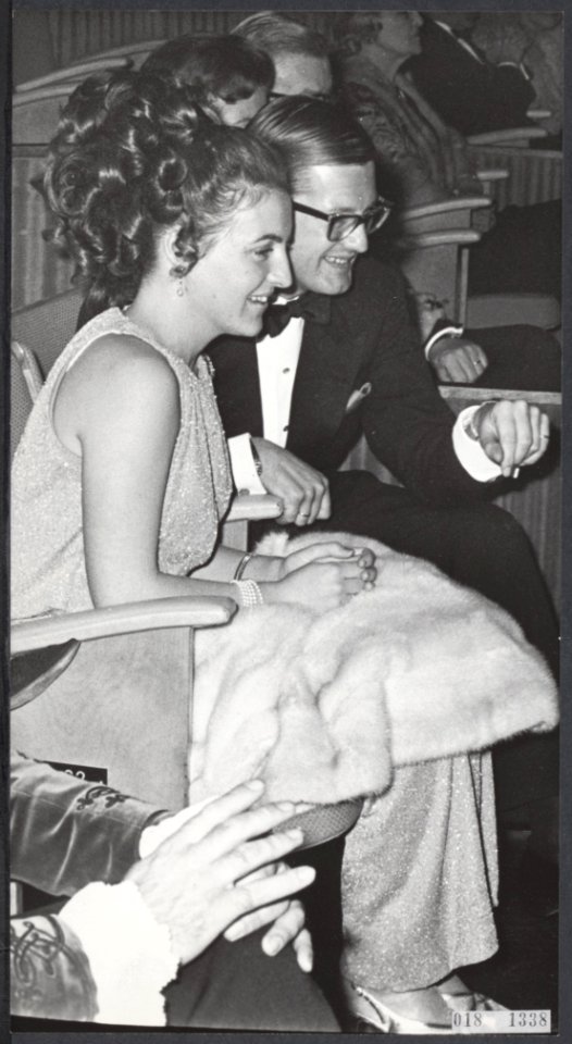 Prinses Margriet en Pieter van Vollenhoven wonen de première bij van de film Ol, Bestanddeelnr 018-1338
