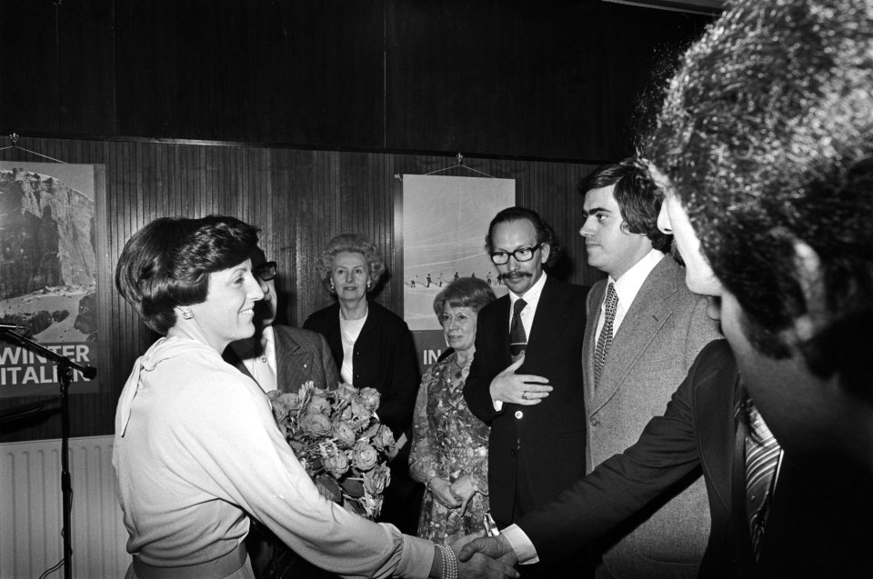 Prinses Margriet opent Nat. Italiaans Verkeersbureau in Amsterdam ontvangst, Bestanddeelnr 928-5093