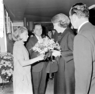 Prinses Beatrix voorstelling speelfilm Plantage Tamarinde bijgewoond, de hoofd, Bestanddeelnr 917-0852