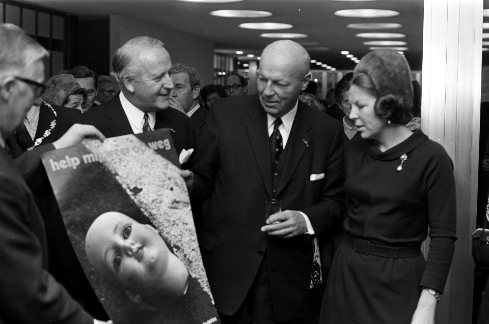Prinses Beatrix woont viering bij 75-jarig bestaan KNAC in RAI, W. van Abbinga d, Bestanddeelnr 926-2140