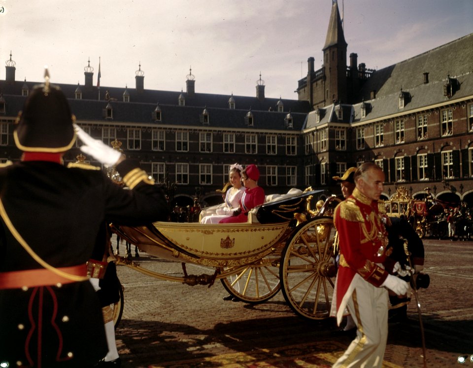 Prinsjesdag, Christina, prinses, Margriet, prinses, Bestanddeelnr 254-7701