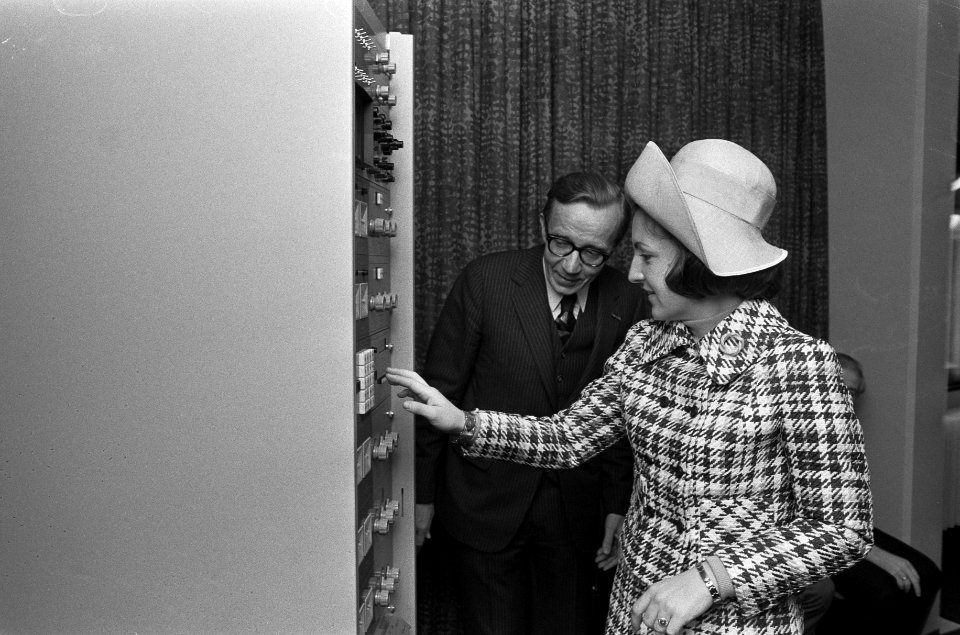 Prinses Margriet opent nieuw lab van Academisch Ziekenhuis in Amsterdam, Margrie, Bestanddeelnr 926-2644
