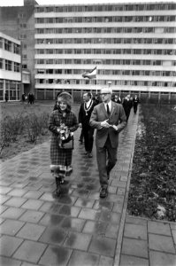 Prinses Margriet opent revalidatiecentrum Brabantpark Mytylschool in Breda, Bestanddeelnr 924-1981