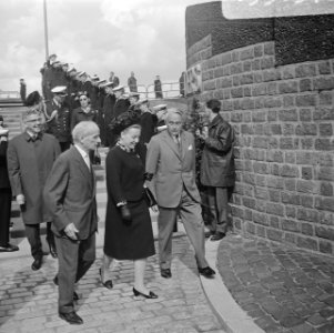 Prinses Margriet arriveert bij het nationaal monument voor de koopvaardij, Bestanddeelnr 919-5637