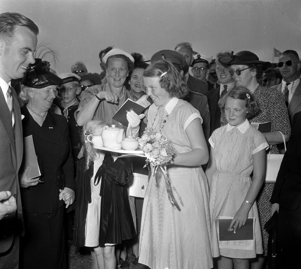 Prinses Beatrix opent Madurodam, Bestanddeelnr 905-1988