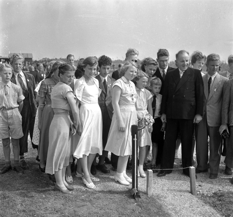 Prinses Beatrix opent Madurodam, Bestanddeelnr 905-1977
