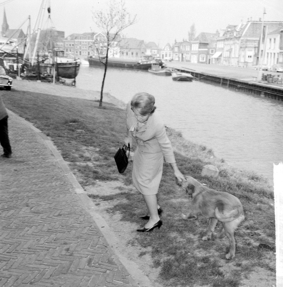 Prinses Beatrix vergadering bijgewoond in de Dromedaris Enkhuizen, de Prinses me, Bestanddeelnr 916-4141