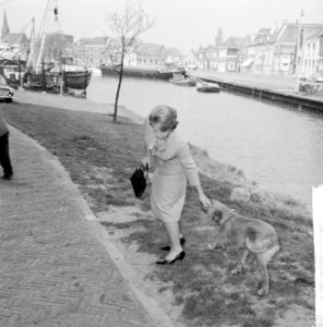 Prinses Beatrix vergadering bijgewoond in de Dromedaris Enkhuizen, de Prinses me, Bestanddeelnr 916-4141