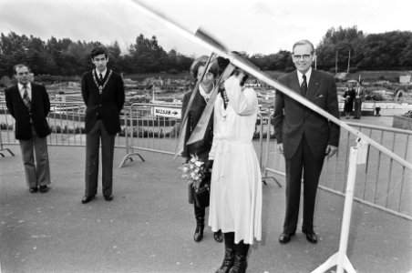 Prinses Margriet opent bazar UVV, Vereniging Zorg en Bijstand in Madurodam, Bestanddeelnr 929-3770