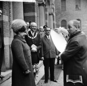 Prinses Margriet in Rotterdam bij opening kinderboekenwe de Blauwe Boekanier laa, Bestanddeelnr 917-0817