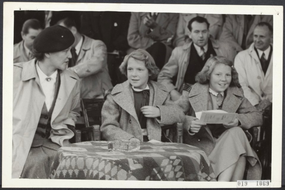 Prinsessen Irene en Beatrix tijdens bezoek aan Zaltbommel, Bestanddeelnr 019-1069