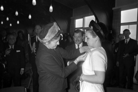 Prinses Margriet laat schip te water op scheepswerf De Hoop te Lobith Prinses , Bestanddeelnr 921-8996