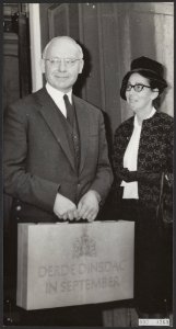 Prinsjesdag, ministers, overheidsbeleid, Vondeling Mw., Bestanddeelnr 092-1269