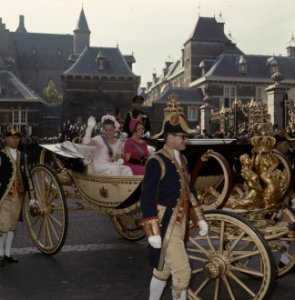 Prinsjesdag, Christina, prinses, Margriet, prinses, Bestanddeelnr 254-7703