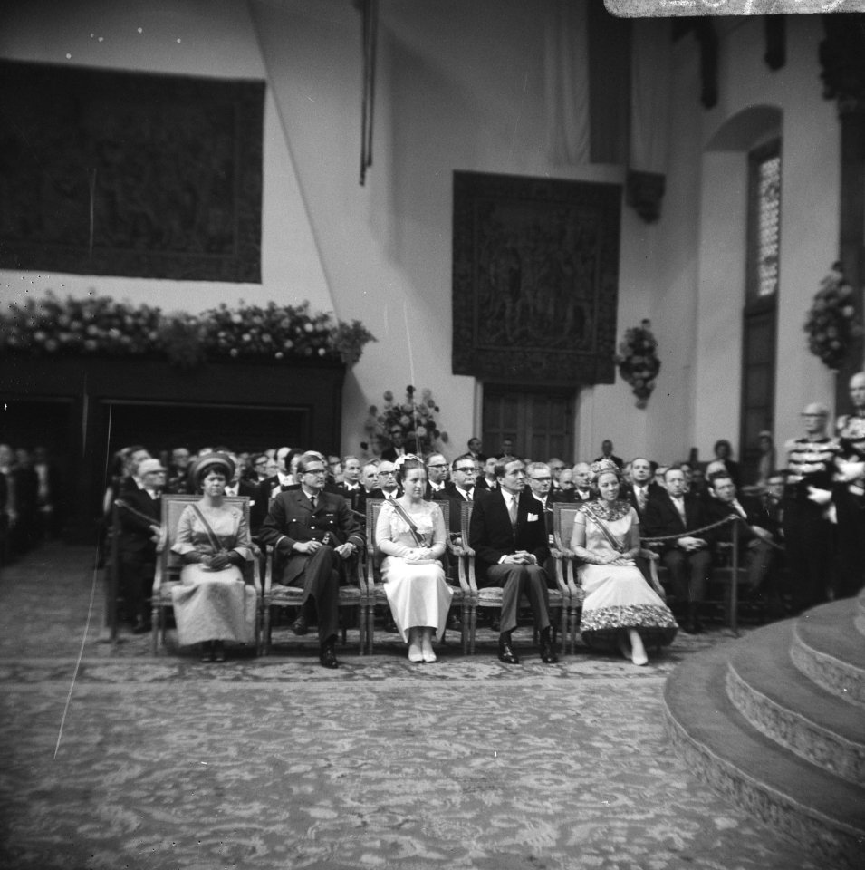 Prinsjesdag 1967. koningin Juliana voorlezen Troonrede. Prinses Christina , Piet, Bestanddeelnr 920-7197