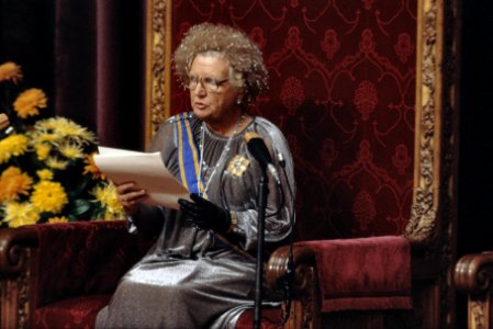 Prinsjesdag 1978 koningin Juliana tijdens Troonrede, close, Bestanddeelnr 253-8052
