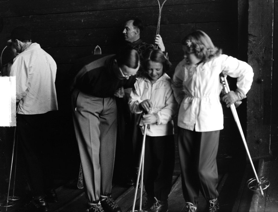 Prinsesjes en Prins Bernhard in Tirol, Bestanddeelnr 903-2303