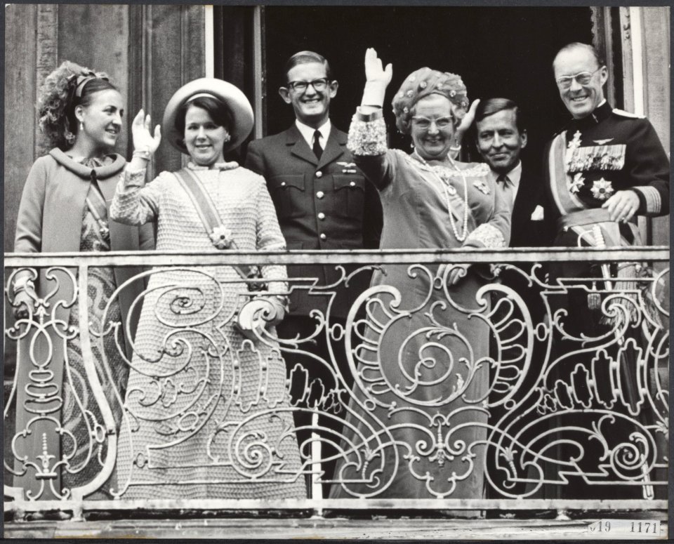 Prinsjesdag 1968. Na afloop van de troonrede vertrok het koninklijk gezelschap …, Bestanddeelnr 019-1171