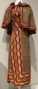 Printed cotton halter dress with cape worn by Doris Duke, c. 1939, Doris Duke Foundation 86.282a-b