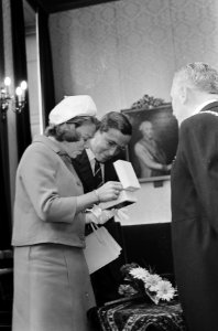 Prinsessen, prinsen, burgemeesters, Beatrix, prinses, Claus, prins, Höppener, R., Bestanddeelnr 920-4146