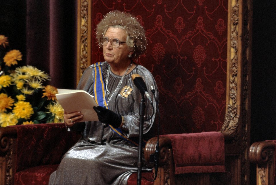 Prinsjesdag 1978 koningin Juliana tijdens Troonrede, close, Bestanddeelnr 253-8051