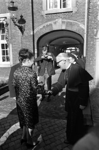 Prinses Margriet opende te Roermond Roomsch Catholijc Godshuis . Prinses welko, Bestanddeelnr 920-7974