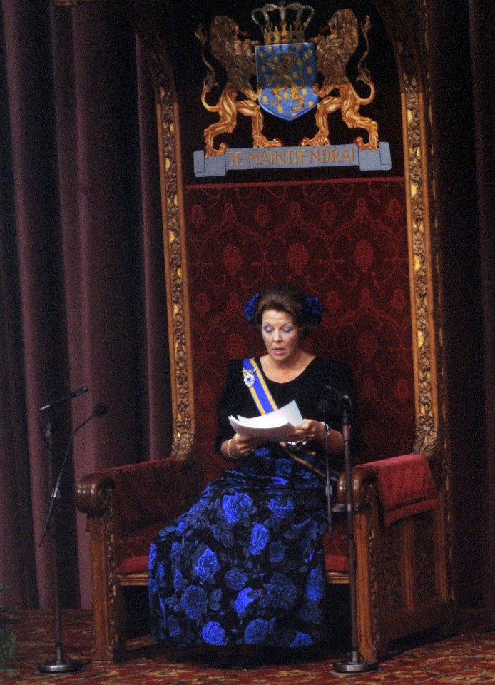 Prinsjesdag Koningin Beatrix leest Troonrede, Bestanddeelnr 253-8792 (cropped)