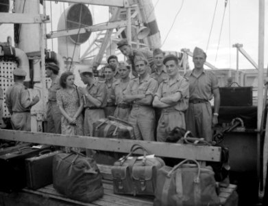 Priok met de Groote Beer arriveerden vijftien nieuwe contactofficieren van de D, Bestanddeelnr 13419