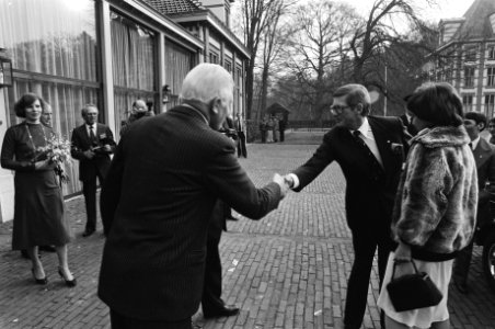 Prinses Margriet en Pieter van Vollenhoven bij presentatie boek Eskimos , Bestanddeelnr 930-7431
