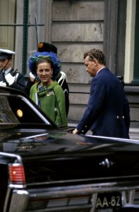Prinsjesdag vertrek van Paleis Lange Voorhout , nr. 24 , 25 Prinses Margriet e, Bestanddeelnr 254-8195