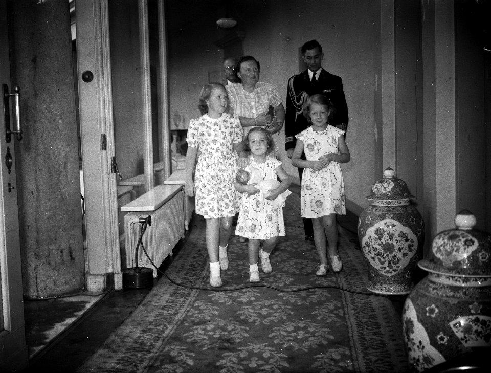 Prinsesjes in de gang, Bestanddeelnr 902-2921