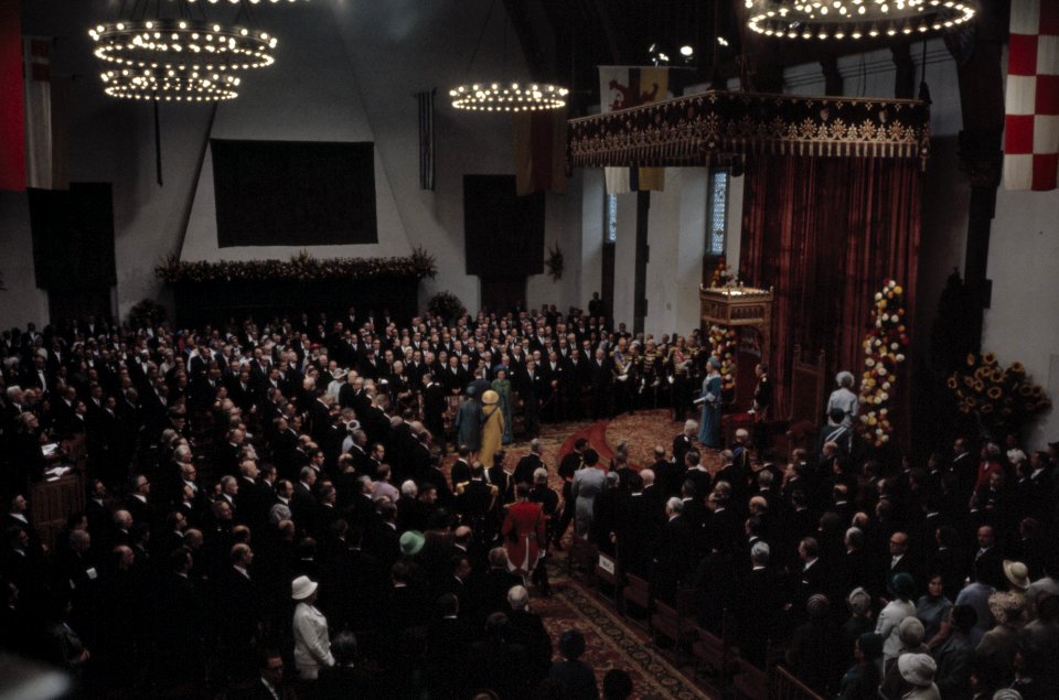 Prinsjesdag koningin Juliana leest Troonrede in Ridderzaal overzicht Ridderza, Bestanddeelnr 254-8172