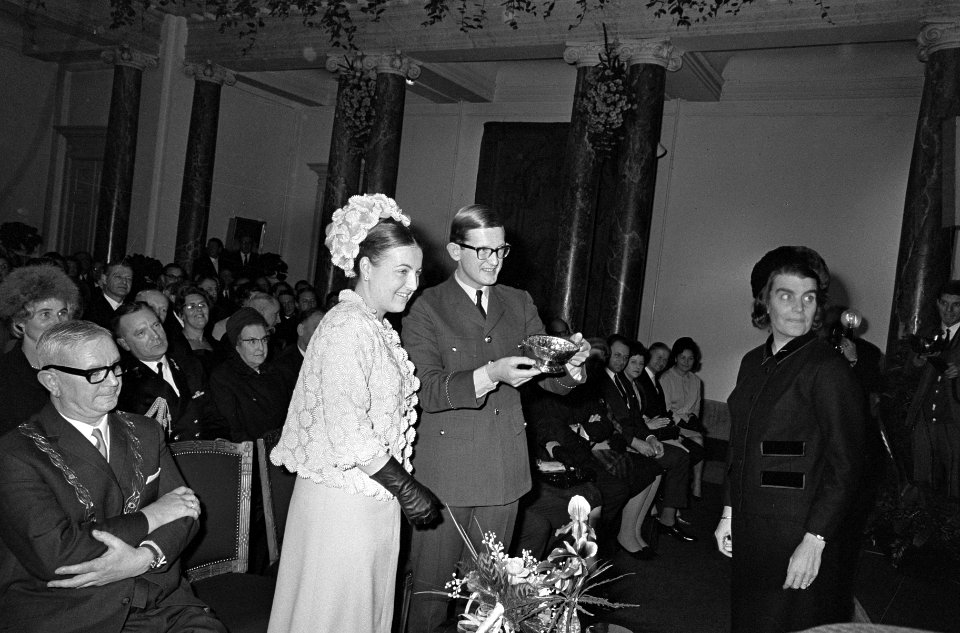 Prinses Margriet en Pieter van Vollenhoven in Schiedam voor en in Gemeente Museu, Bestanddeelnr 919-8993